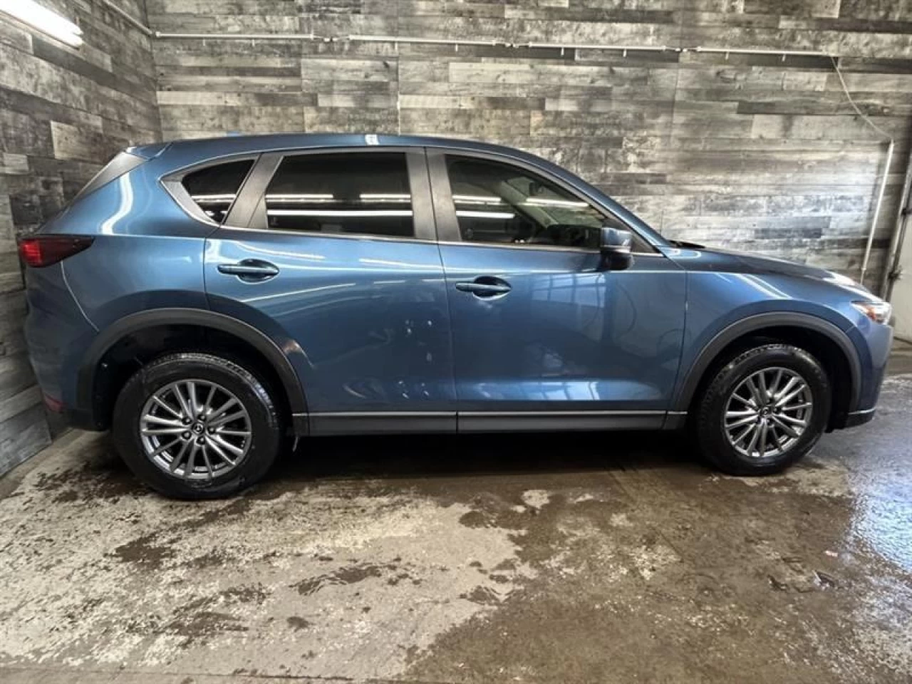 2018 Mazda CX-5 GS AWD NAV CUIR **APPROUVÉE 99,9%** Image principale