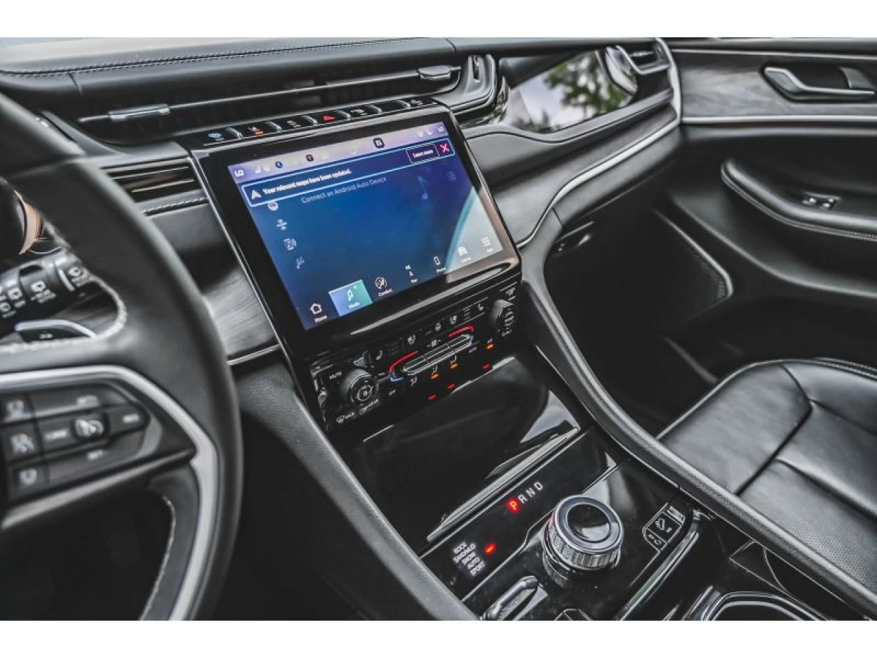 2022 Jeep Grand Cherokee 4xe 4x4 LUXURY REAR SEAT VIDEO PASSENGER SCREEN Image principale