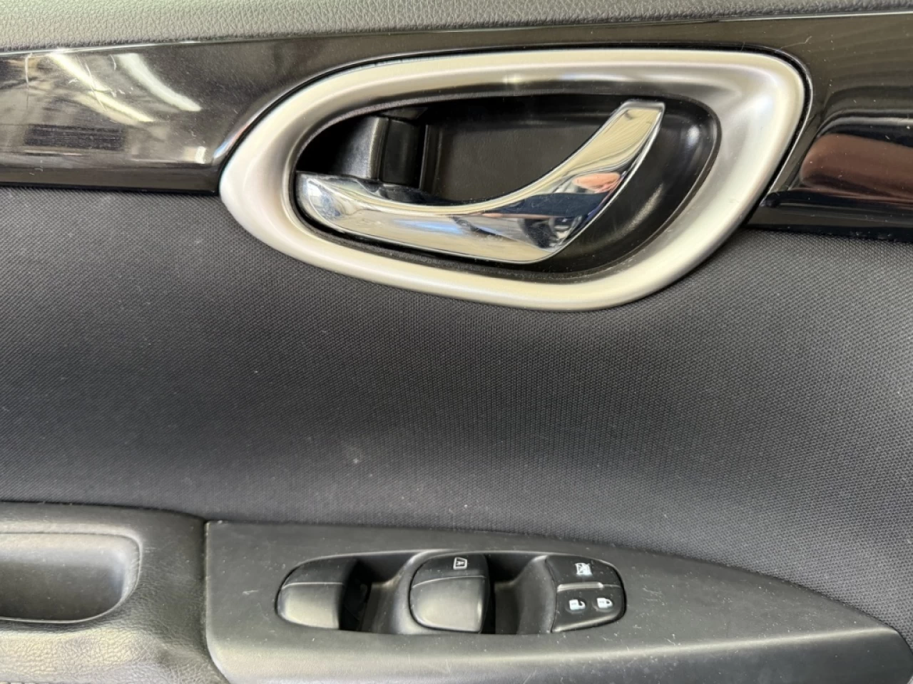 2017 Nissan Sentra SV Image principale