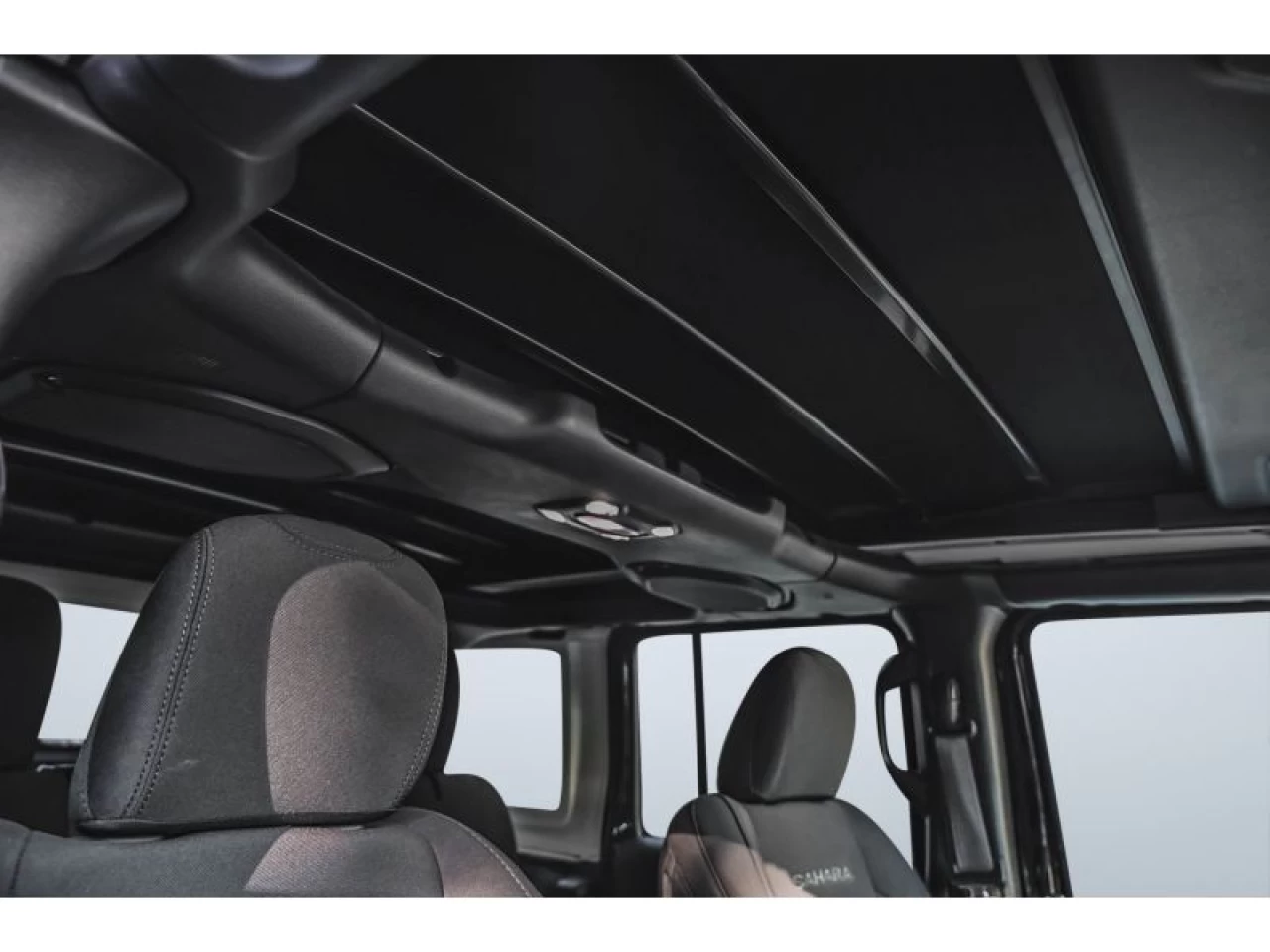 2023 Jeep Wrangler Sahara GROUPE REMORQUAGE TOIT SKY ONE-TOUCH Image principale