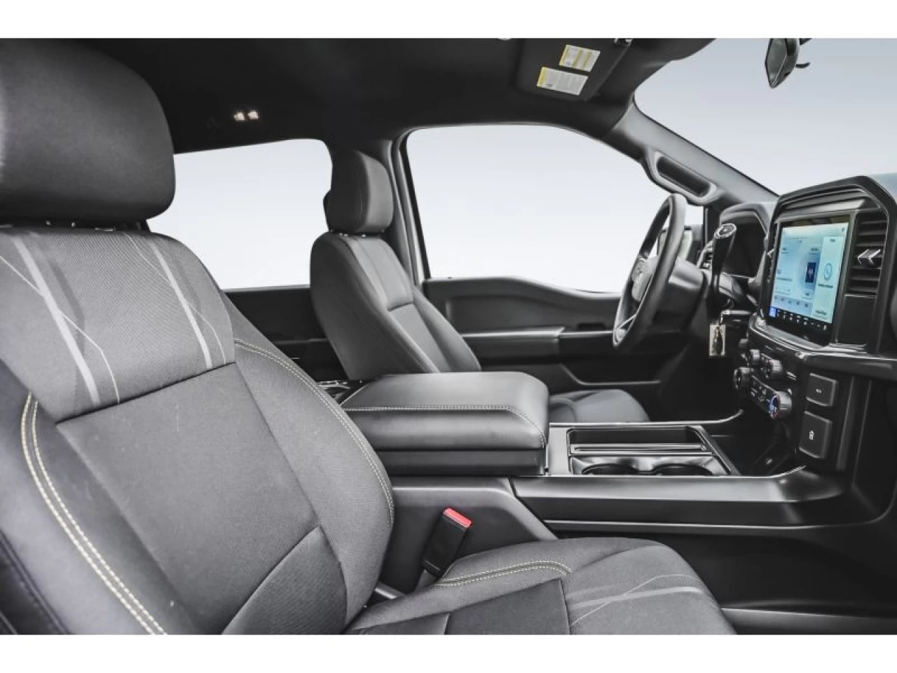 2025 Ford F150 STX 4WD SuperCrew 5.5' Box V6 ECOBOOST Image principale