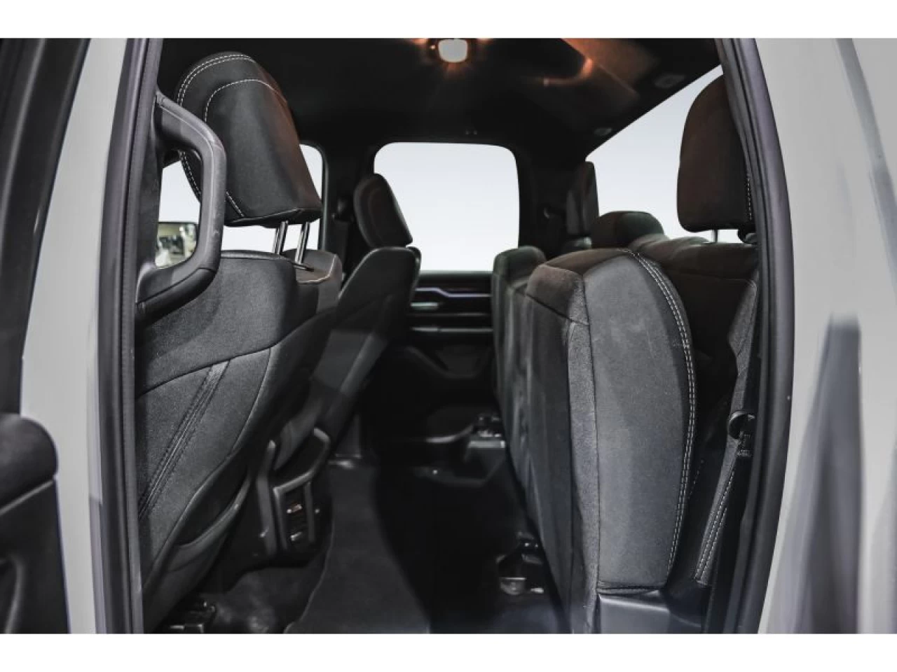 2025 Dodge Ram Big Horn 4x4 Quad Cab 6'4" Box Image principale