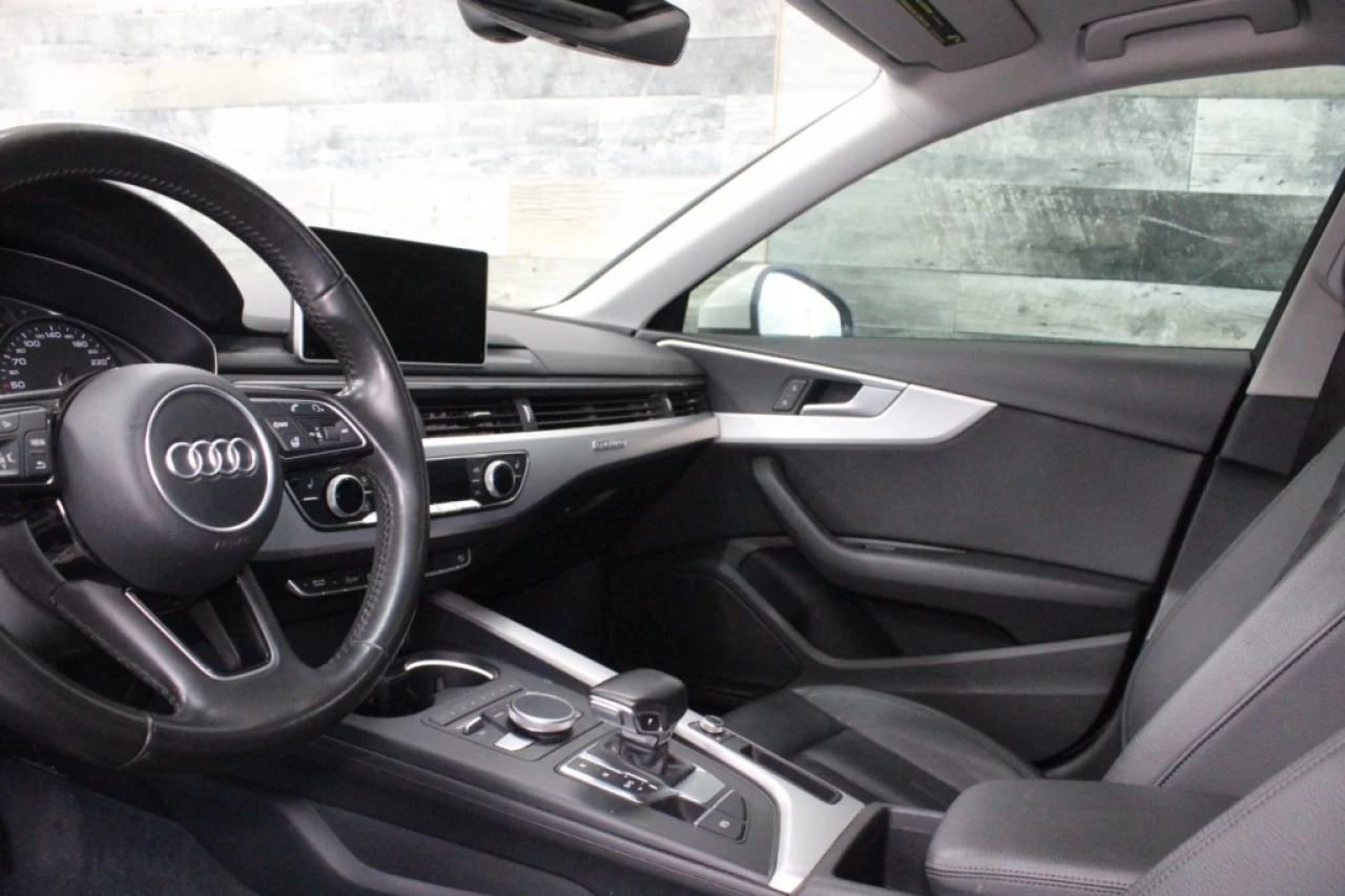2017 Audi A4 Progressiv Awd Cuir Toit **ApprouvÉ À 99.9%** Main Image