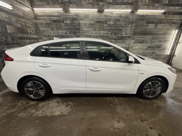 Hyundai Ioniq hybride rechargeable Privilégié HYBRIDE APPLE CAR PLAY NAV **APPROUVÉE 2020