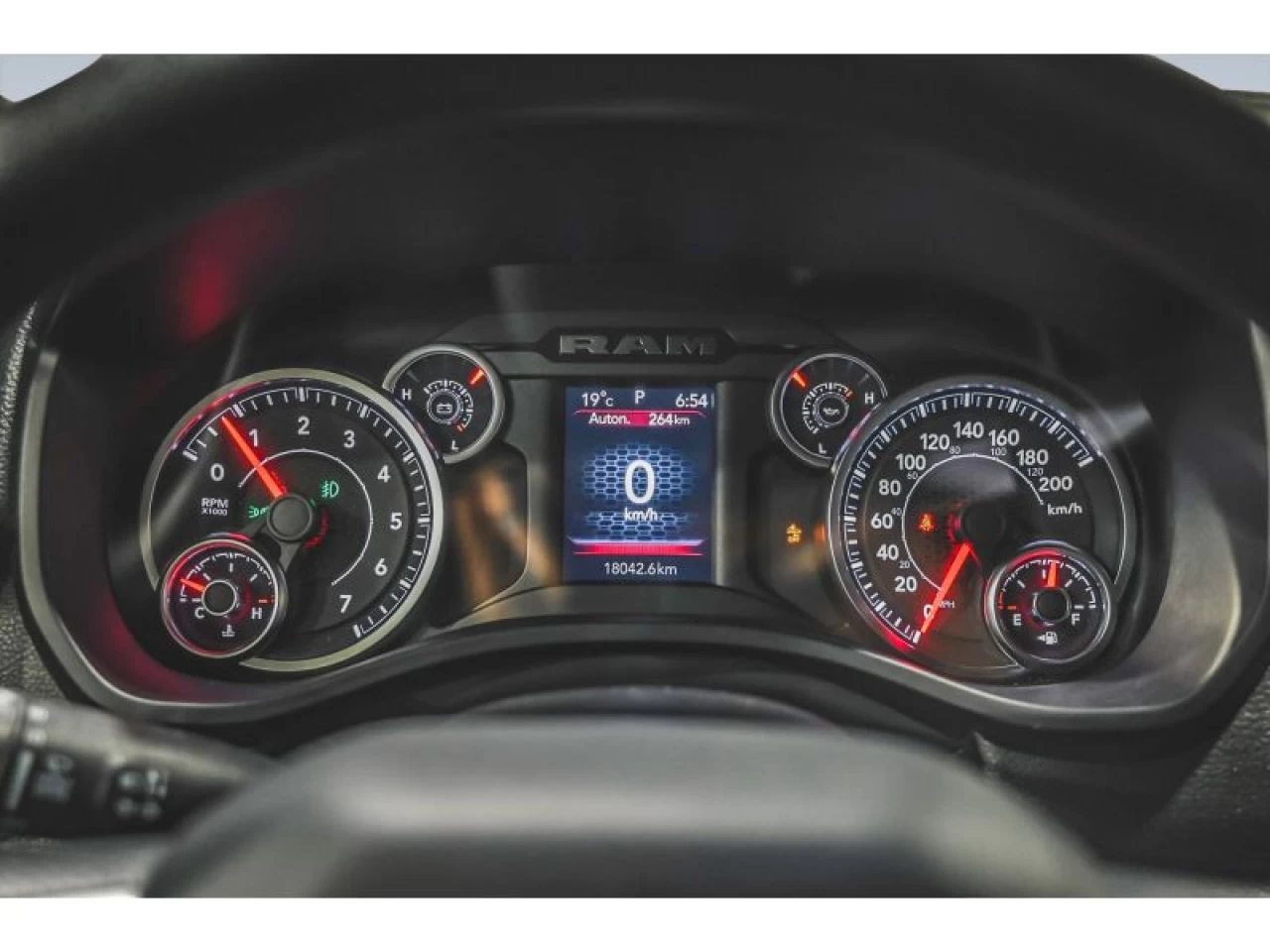 2025 Dodge Ram Big Horn 4x4 Quad Cab 6'4" Box Image principale