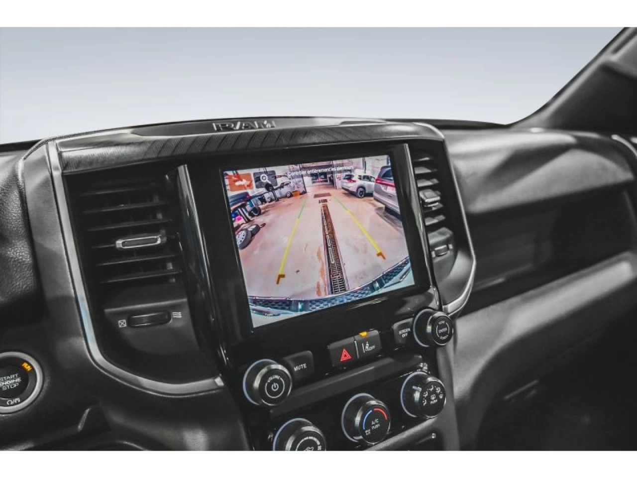 2025 Dodge Ram Big Horn 4x4 Quad Cab 6'4" Box Image principale