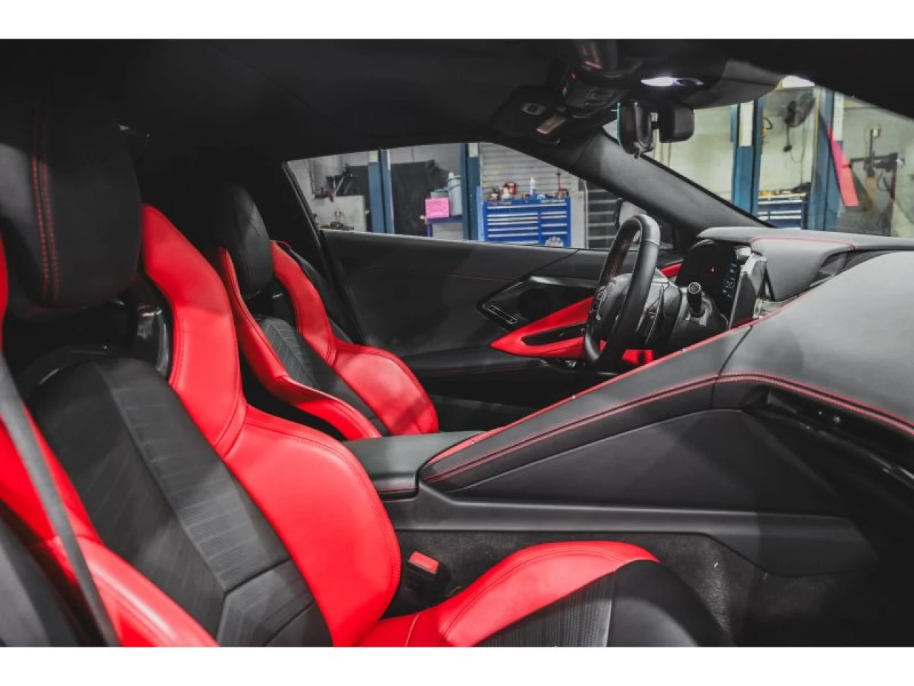 2023 Chevrolet Corvette 2LT CONVERTIBLE ÉCHAPPEMENT PERFORMANCE CARBON FLA Image principale