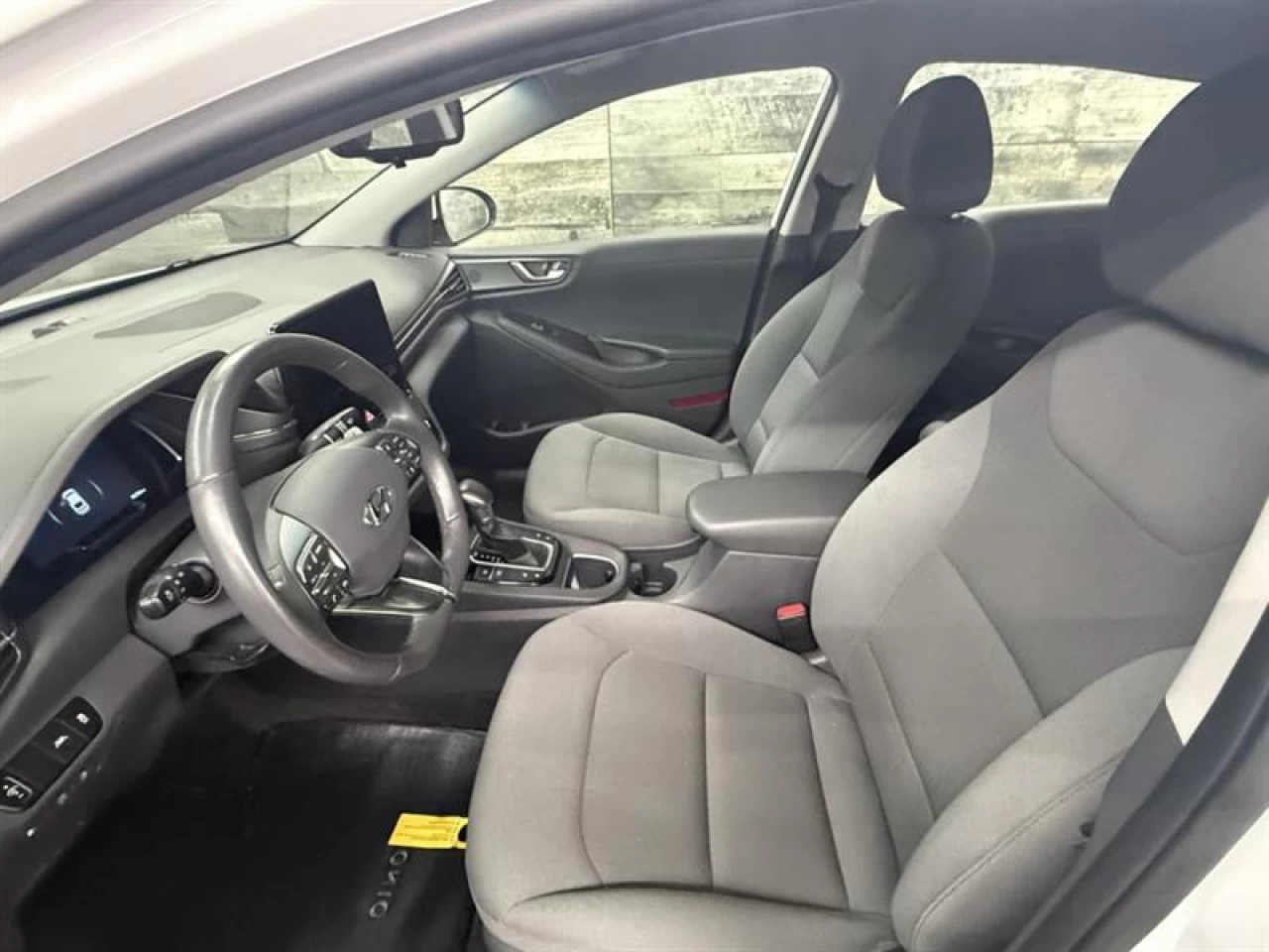 2020 Hyundai Ioniq hybride rechargeable PrivilÉgiÉ HYBRIDE APPLE CAR PLAY NAV **APPROUVÉE Image principale