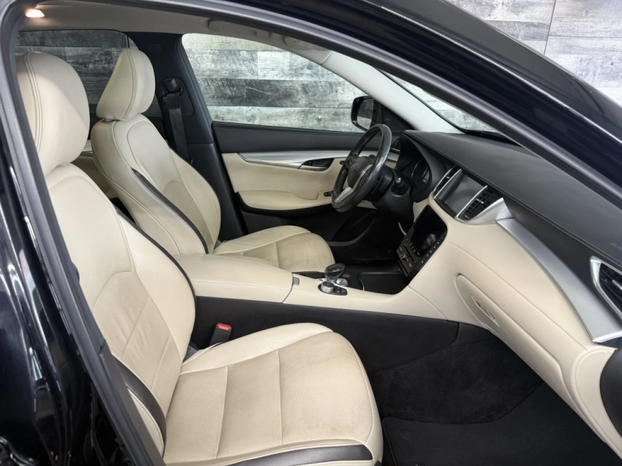 2019 Infiniti QX50 Luxe AWD CUIR TOIT PANO NAV ** APPROUVÉ À 99.9% ** Main Image