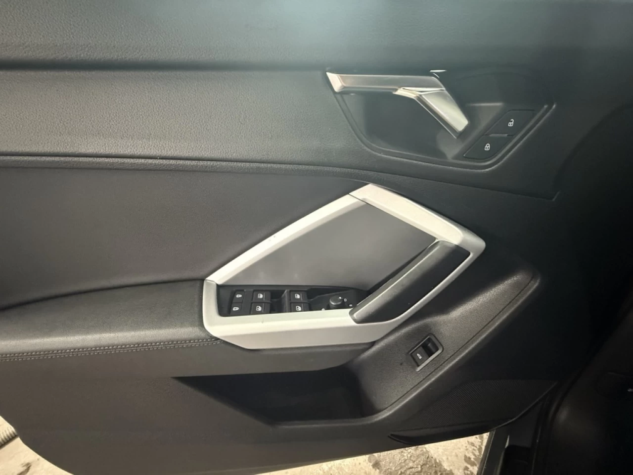 2022 Audi Q3 Komfort AWD TOIT CAM DE RECUL **APPROUVÉ À 99.9%** Main Image