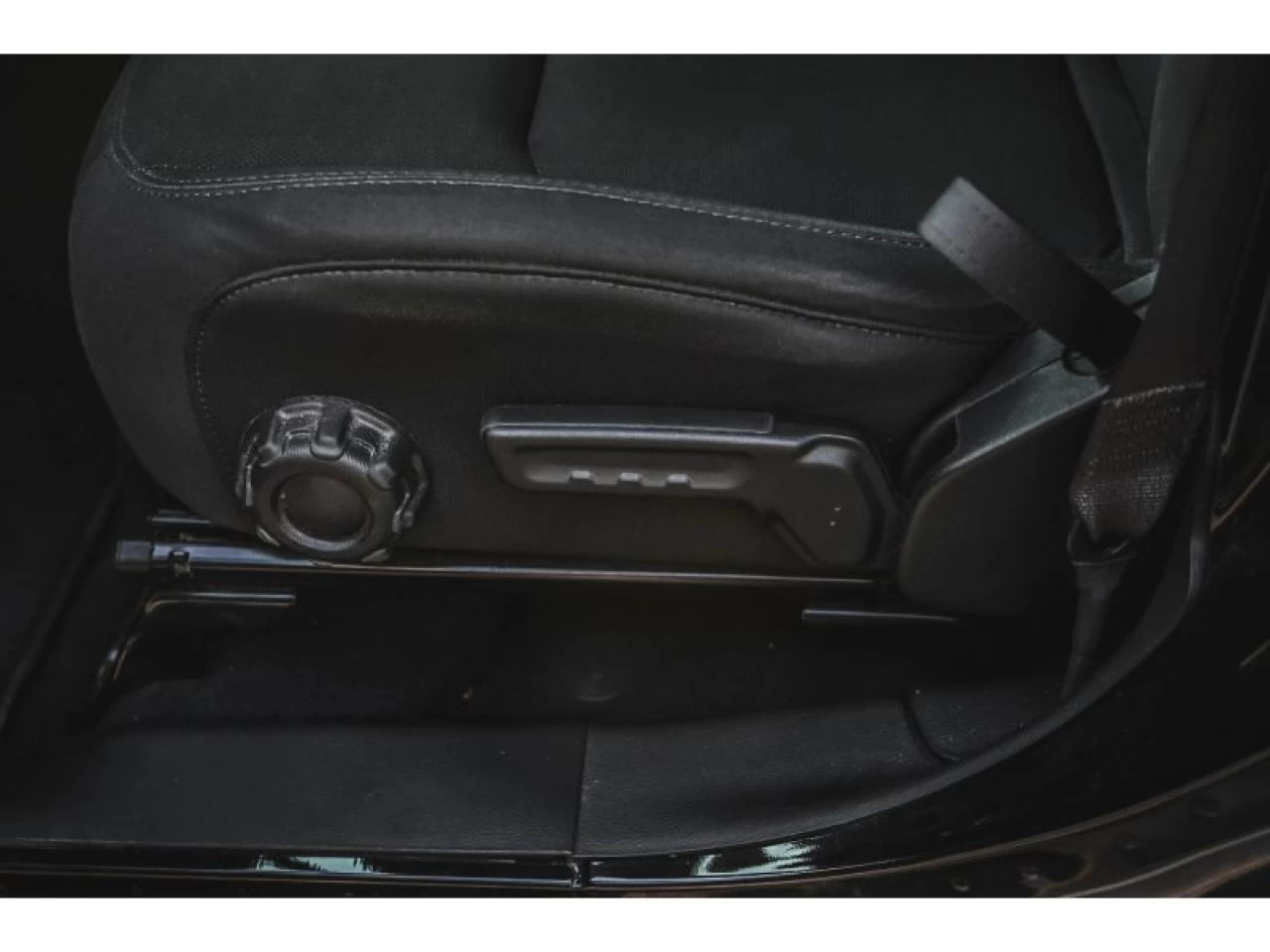 2023 Jeep Wrangler Sahara GROUPE REMORQUAGE TOIT SKY ONE-TOUCH Image principale
