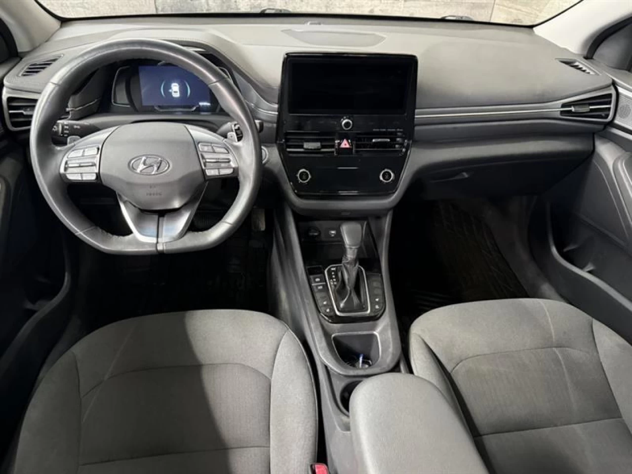 2020 Hyundai Ioniq hybride rechargeable PrivilÉgiÉ HYBRID PLUG-IN NAV ** APPROUVÉ À 99.9% Main Image