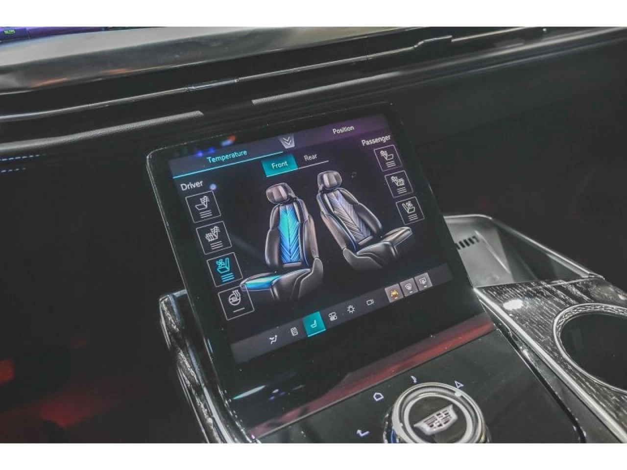 2025 Cadillac Escalade AWD 4dr Luxury 1 BLACK EDITION Image principale