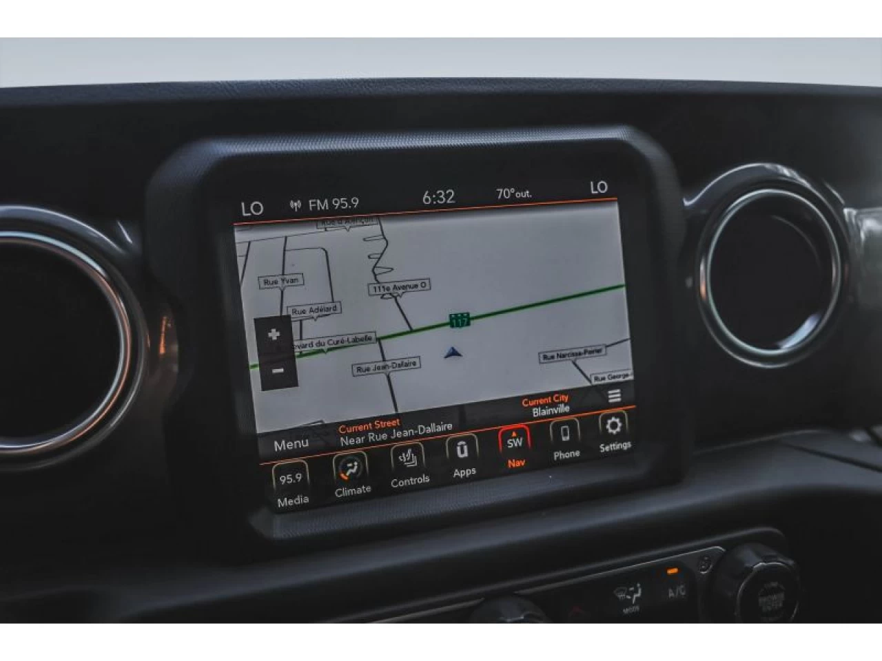 2023 Jeep Wrangler Sahara GROUPE REMORQUAGE TOIT SKY ONE-TOUCH Image principale