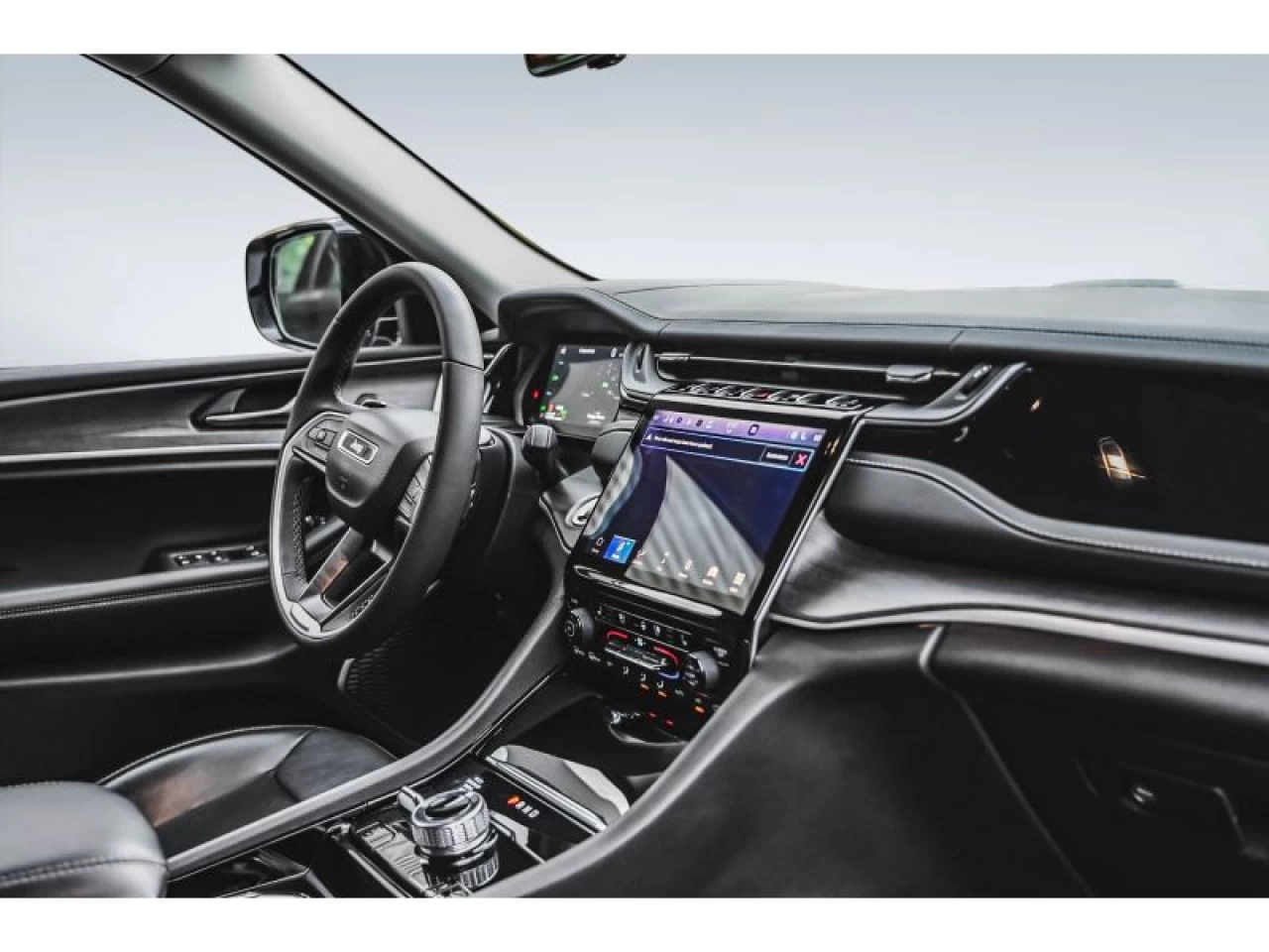2022 Jeep Grand Cherokee 4xe 4x4 LUXURY REAR SEAT VIDEO PASSENGER SCREEN Image principale