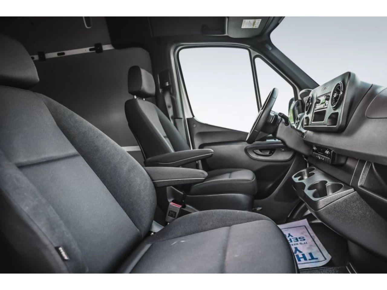 2025 Mercedes Benz Sprinter 2500 High Roof I4 Diesel 170" Image principale