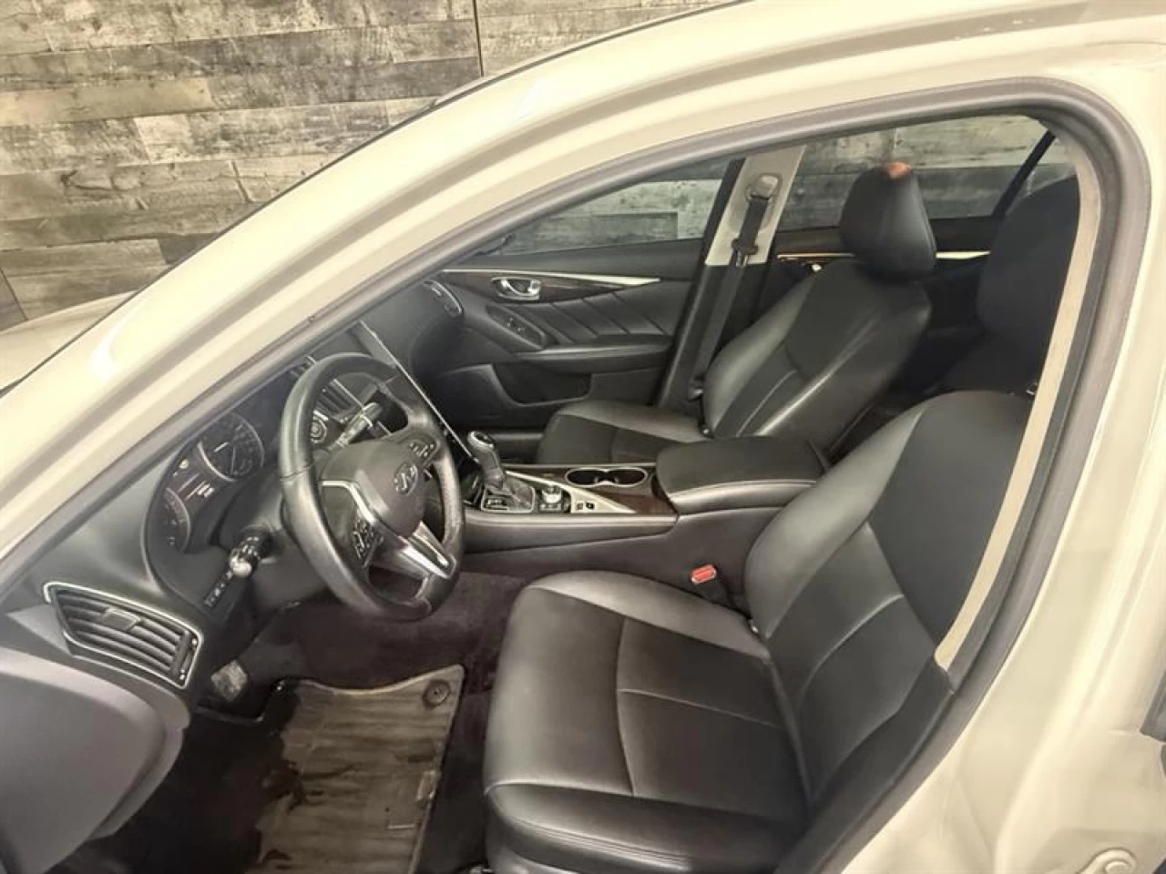 2018 Infiniti Q50 2.0t LUXE AWD CUIR TOIT NAV ** APPROUVÉ À 99.9% ** Image principale