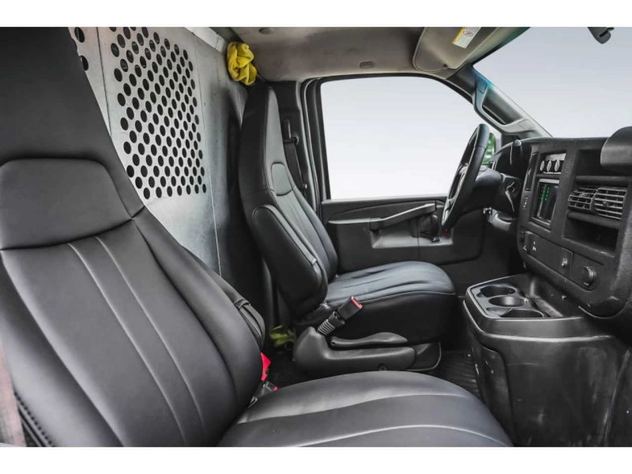 2017 GMC Savana RWD 2500 135" Image principale