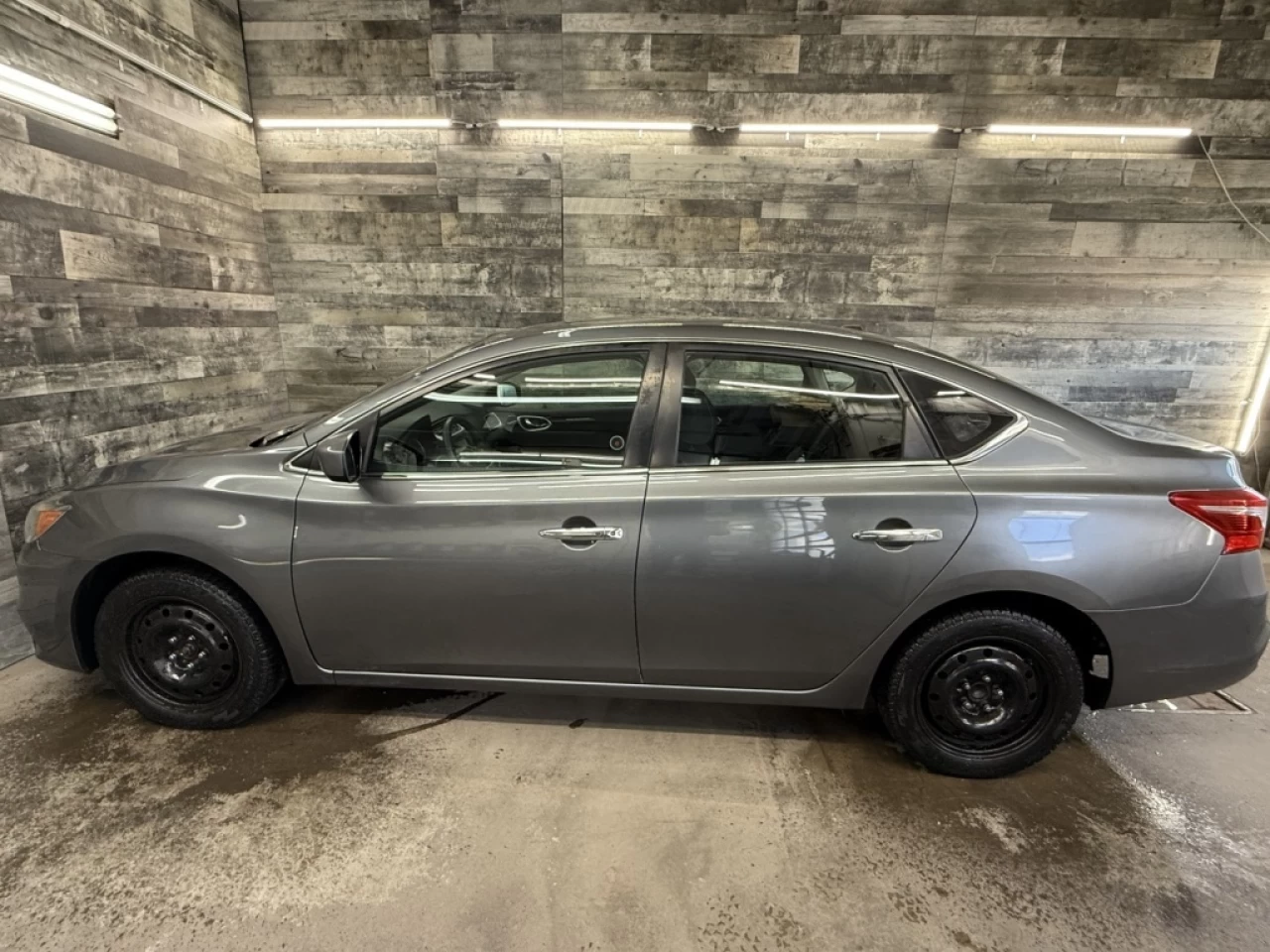 2017 Nissan Sentra SV Image principale