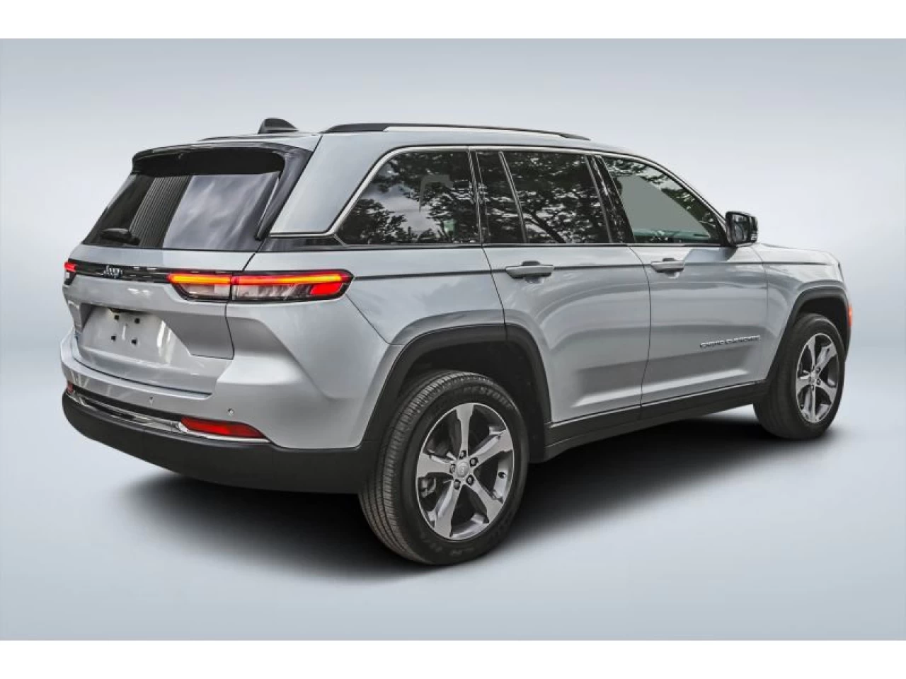 2022 Jeep Grand Cherokee 4xe 4x4 LUXURY REAR SEAT VIDEO PASSENGER SCREEN Image principale