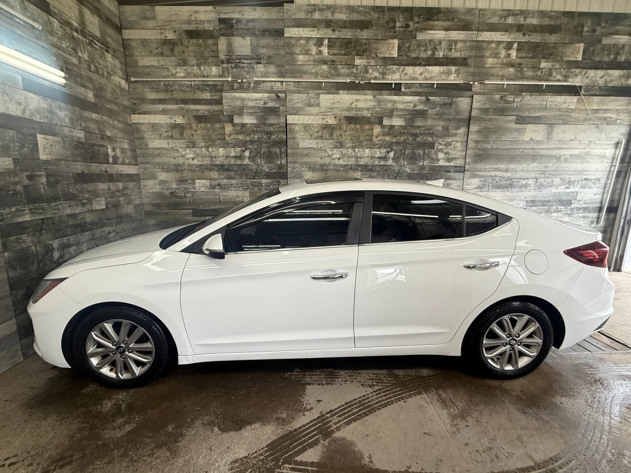2019 Hyundai Elantra Luxury Image principale