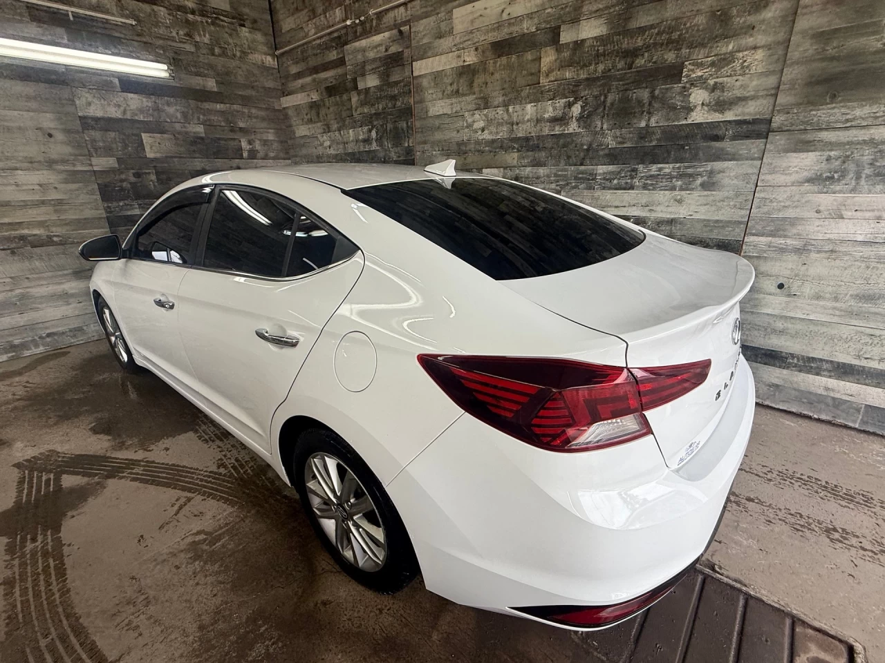 2019 Hyundai Elantra Luxury Image principale