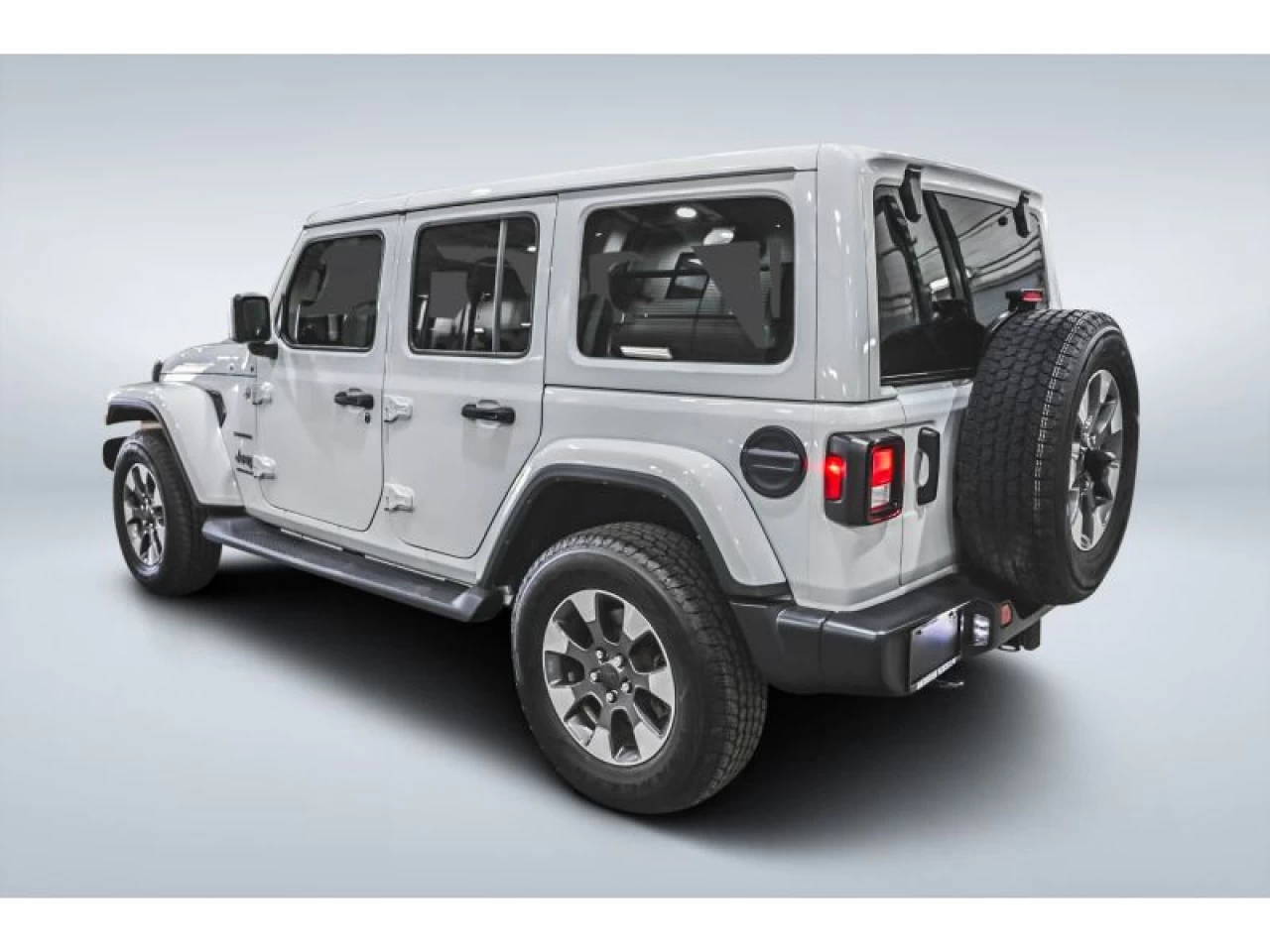 2023 Jeep Wrangler Sahara 4 Door 4x4 GROUPE REMORQUAGE Image principale