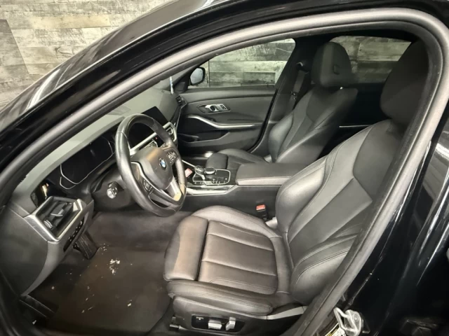 BMW 3 Series 330i xDrive AWD CUIR TOIT NAV **APPROUVÉ À 99.9%** 2021