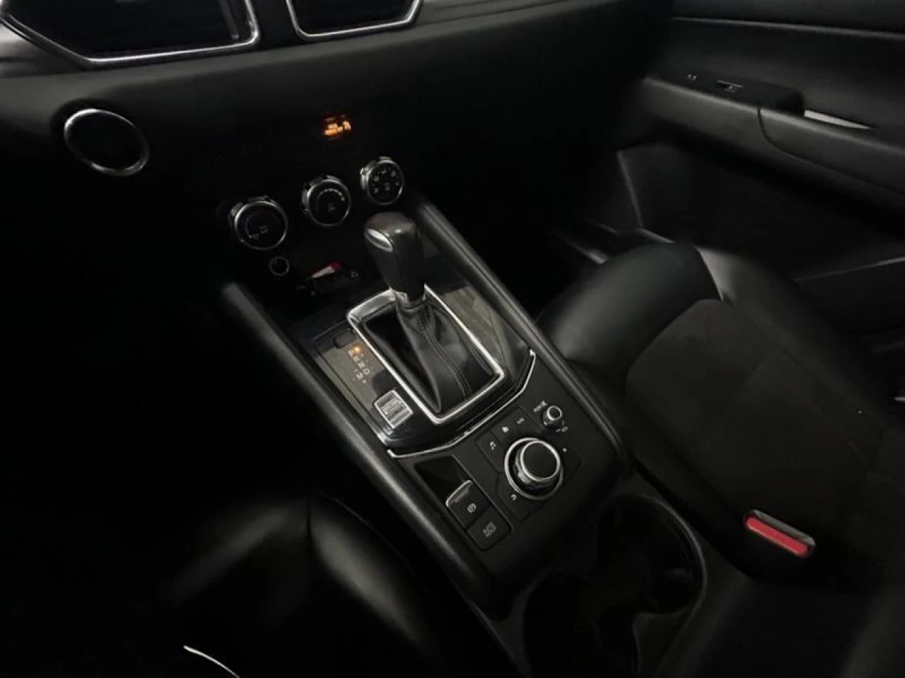 2018 Mazda CX-5 GS AWD NAV CUIR **APPROUVÉE 99,9%** Image principale