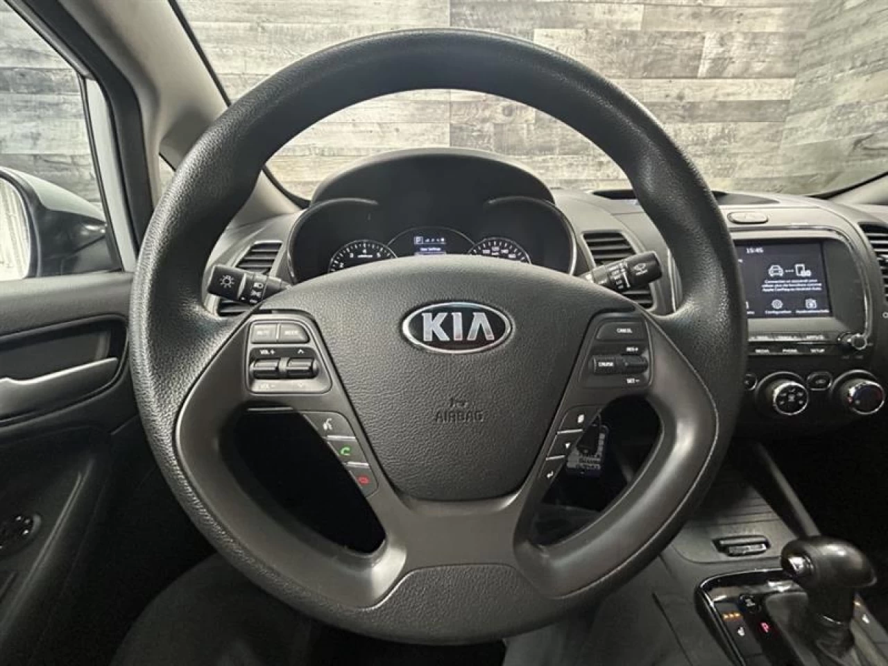 2018 Kia Forte Auto Cam de Recul S. Chauffant ** APPROUVÉE 99.9% Main Image