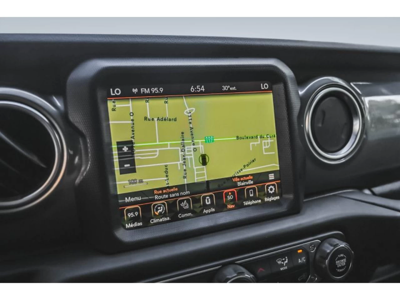 2023 Jeep Wrangler Sahara 4X4 V6 Image principale