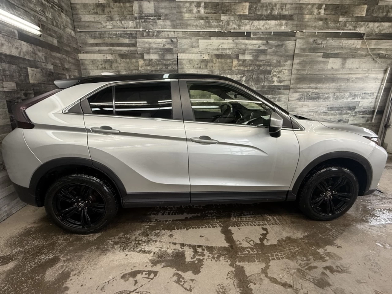 2020 Mitsubishi Eclipse Cross ES Main Image