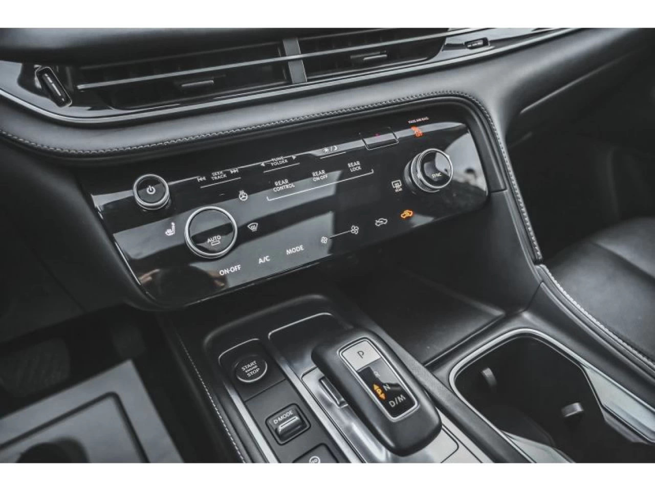 2024 Infiniti QX60 PURE AWD CUIR TOIT PANORAMIQUE Image principale