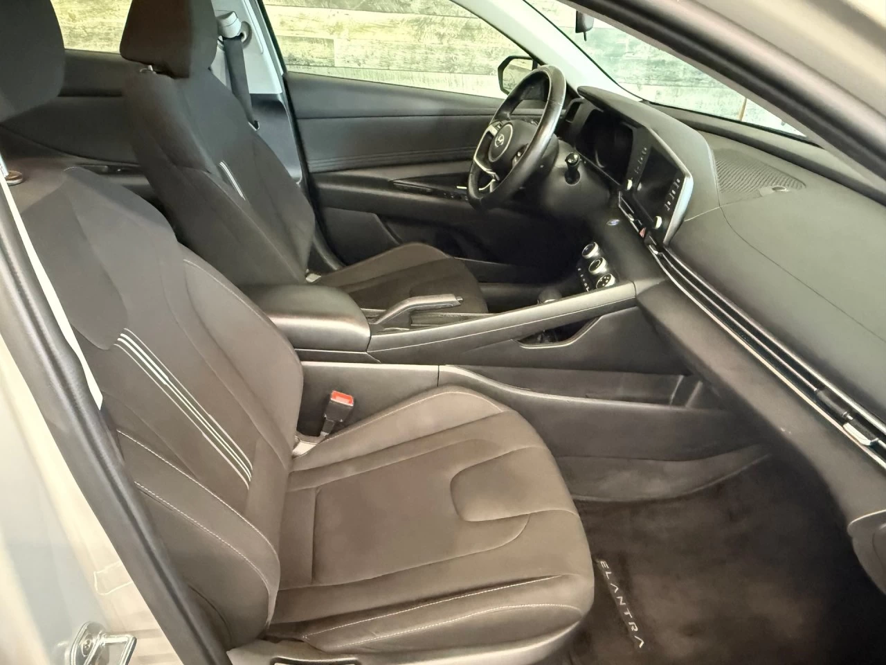 2021 Hyundai Elantra Preferred IVT Image principale