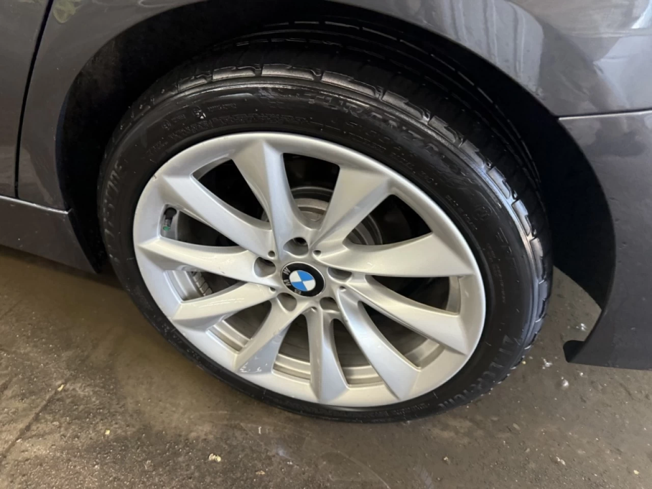 2017 BMW 3 Series 330i xDrive AWD CUIR TOIT NAV **APPROUVÉ 99.9%** Image principale