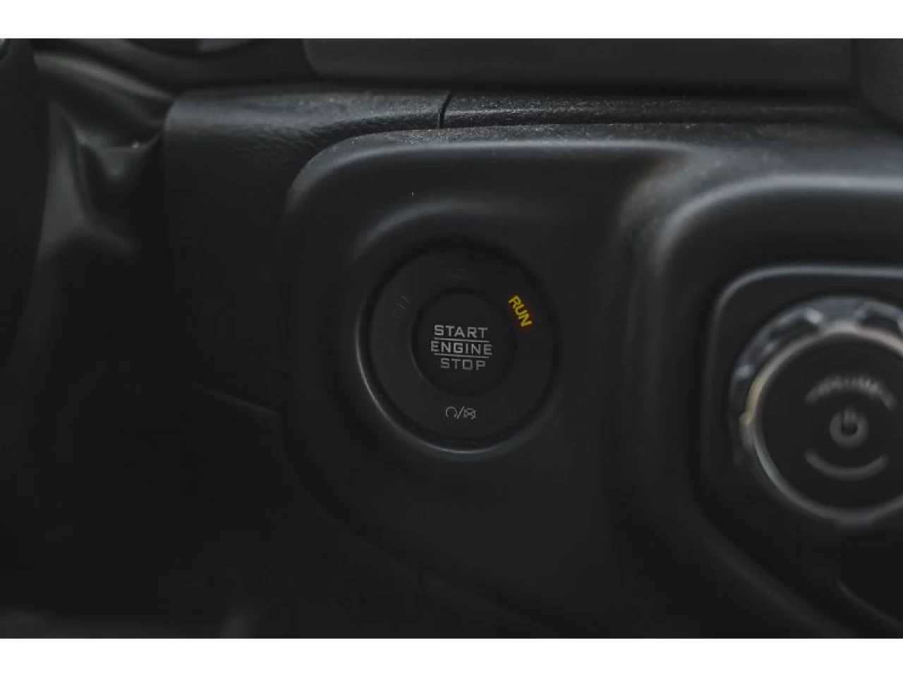 2023 Jeep Wrangler Sahara 4X4 V6 Image principale