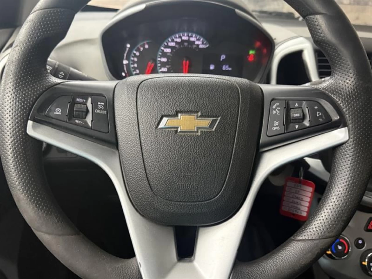 2018 Chevrolet Sonic LT Auto Apple carplay/Android **ApprouvÉ À 99.9%** Main Image