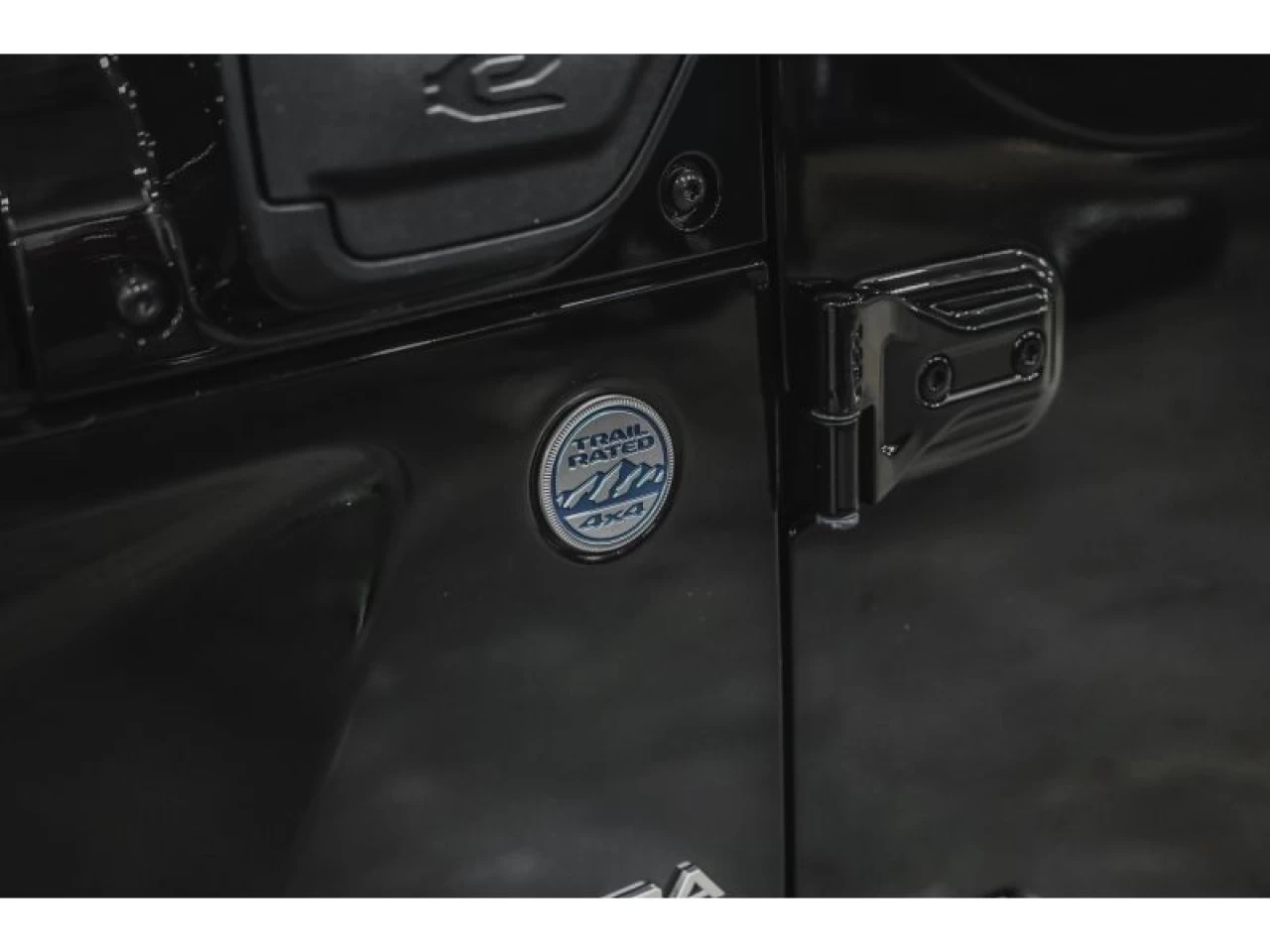 2022 Jeep Wrangler 4XE Unlimited Sahara 4x4 CUIR 2 TOITS Image principale