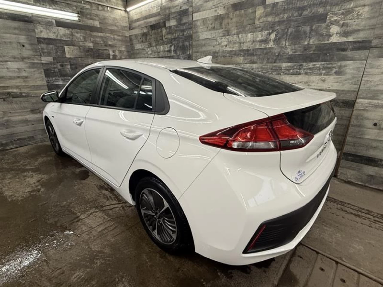 2020 Hyundai Ioniq hybride rechargeable PrivilÉgiÉ HYBRIDE APPLE CAR PLAY NAV **APPROUVÉE Image principale