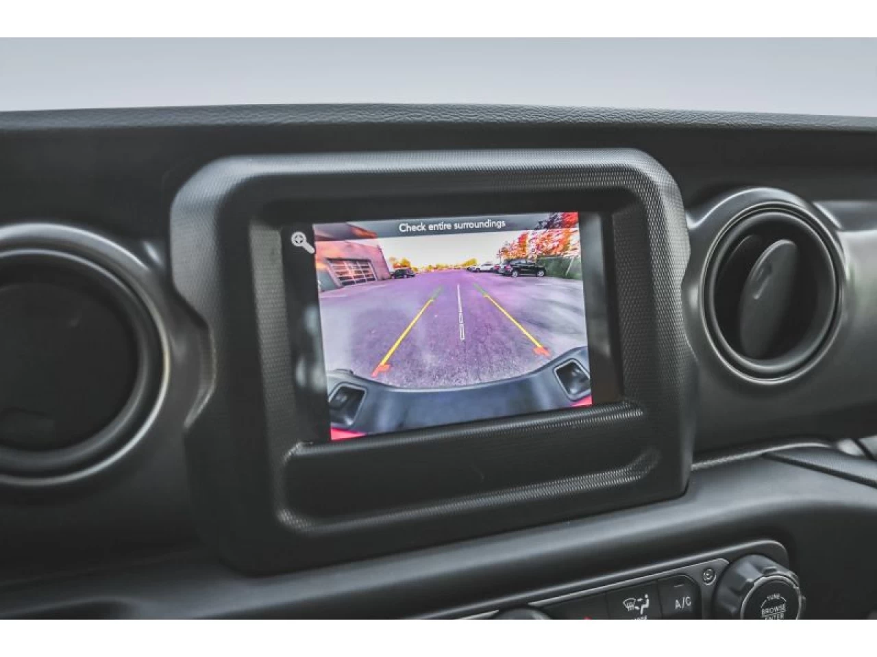 2023 Jeep Gladiator Willys 4X4 V6 Main Image