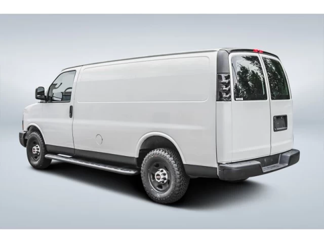 GMC Savana RWD 2500 135" 2017