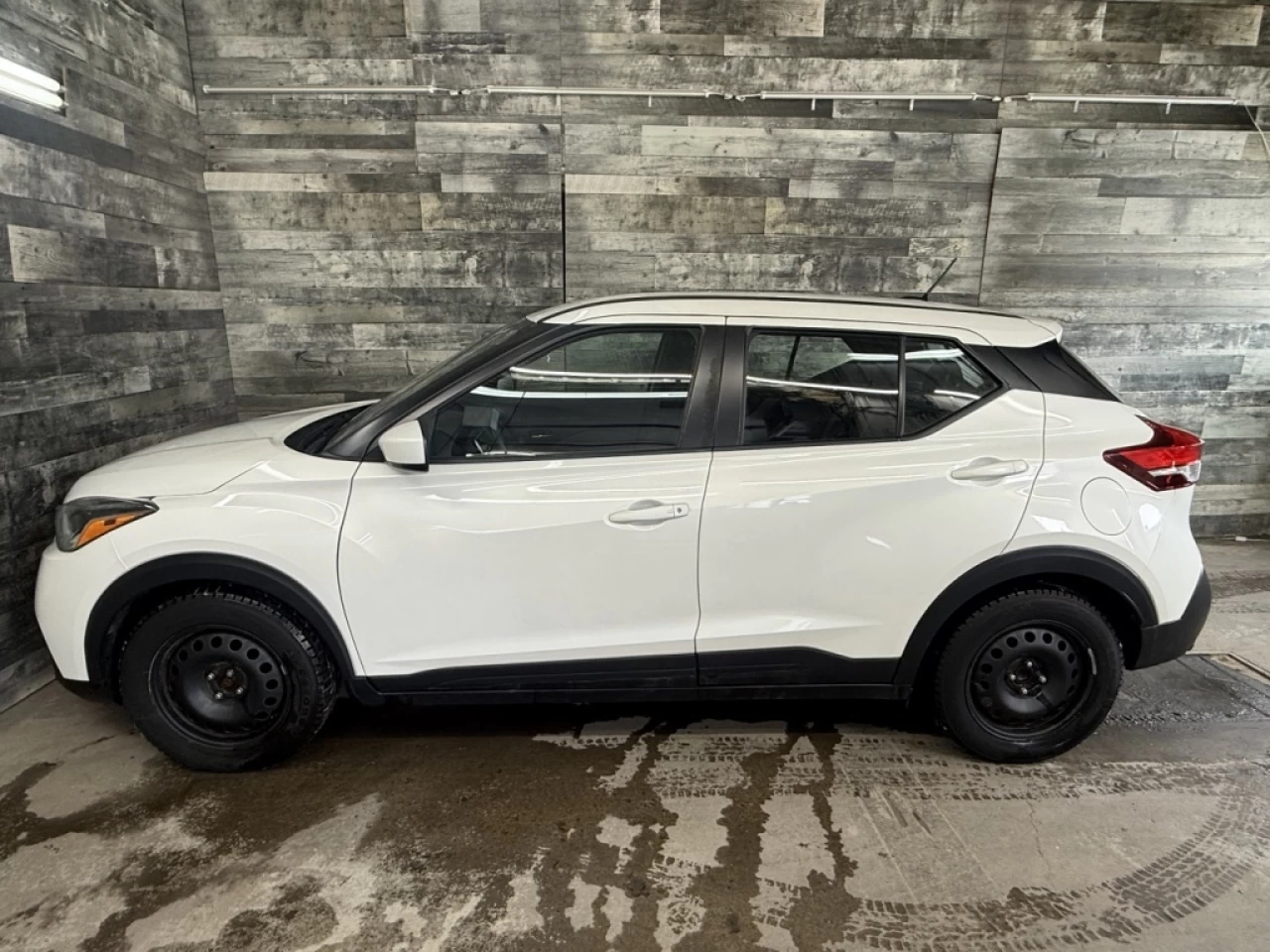 2019 Nissan Kicks SV Bluetooth sieges chauffant commande au volant** Image principale