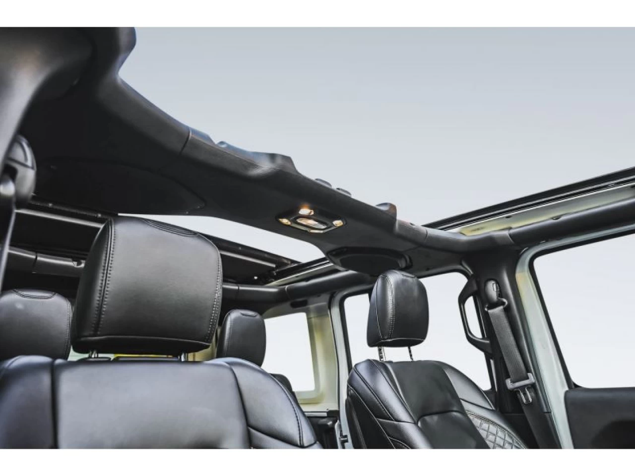 2023 Jeep Wrangler 4xe High Altitude 4 Door 4x4 toit sky one-touch Image principale